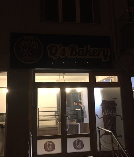 Q’s Bakery