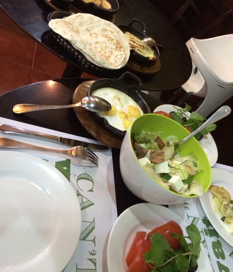 Zaatar W Zeit (زعتر وزيت)