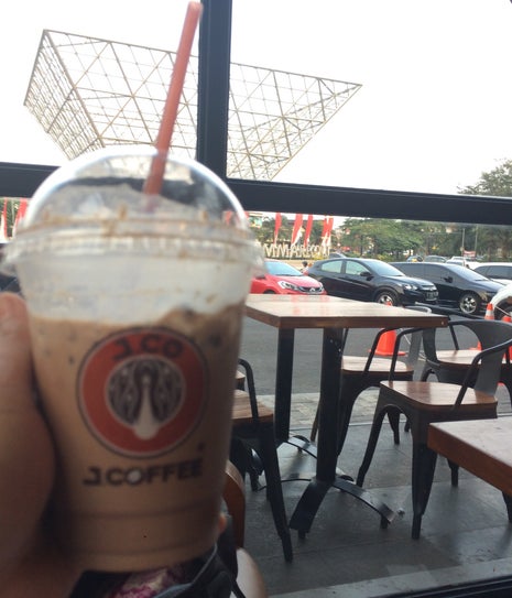 J.CO Donuts & Coffee