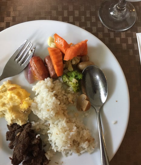 Breakfast at the Lobby
