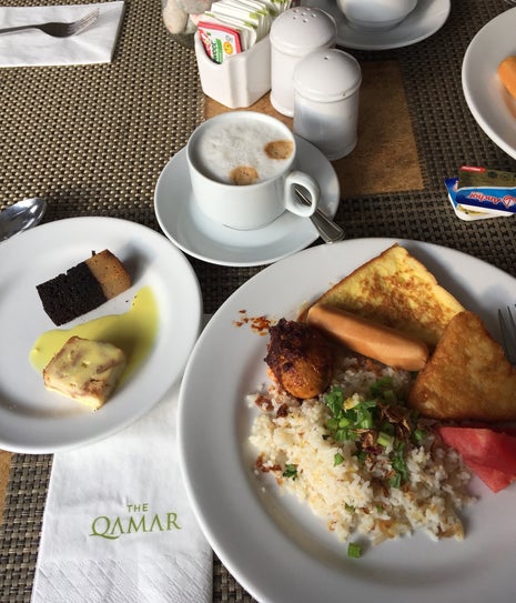 Gelombang Cafe, The Qamar