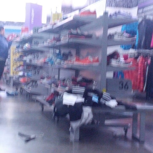 adidas outlet 140 telefono adidas outlet 140 telefono
