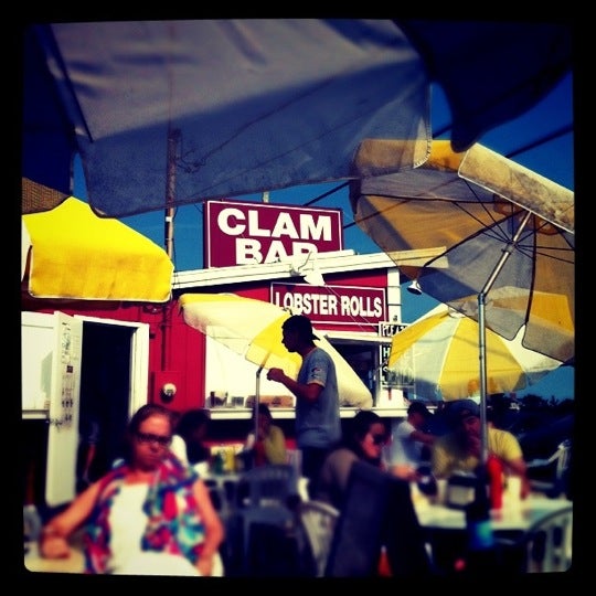 The Clam Bar at 2025 Montauk Hwy Amagansett, NY