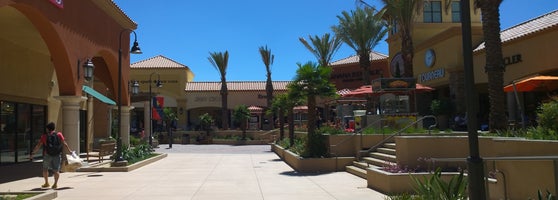 Desert Hills Premium Outlets - Shopping Mall
