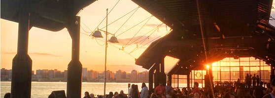 Lightship Frying Pan Pier 66 Maritime Bar In New York 