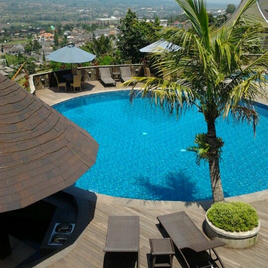 Jambuluwuk Batu Resort - Resort in East Java