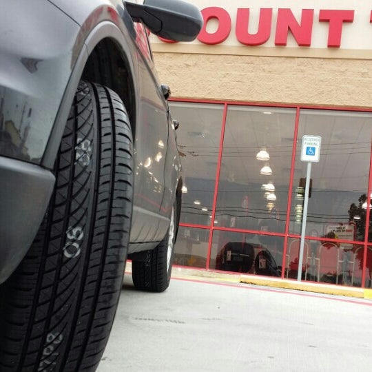 Discount Tire® Store Automotive Shop in Dallas