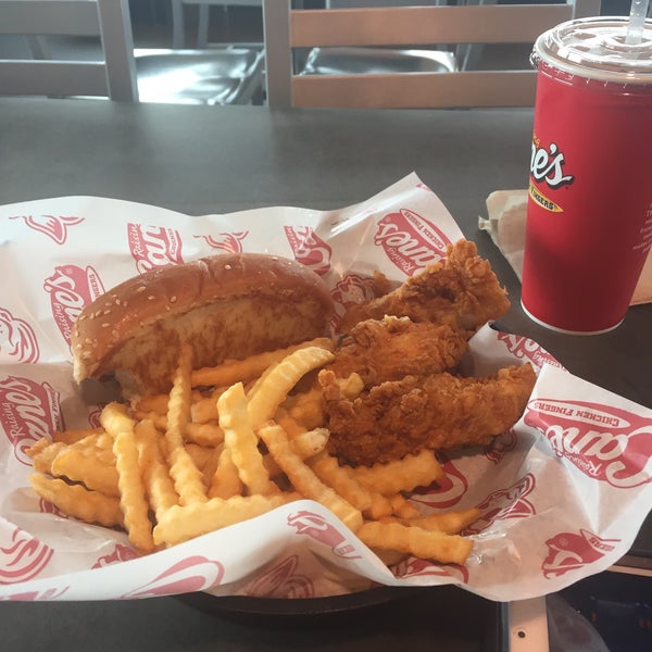 Raising Cane's Fried Chicken Joint in Groveport