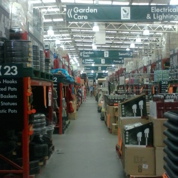Bunnings Warehouse Hardware Store in Midland