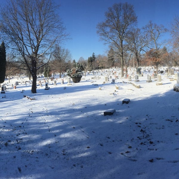 Oakland Cemetery 1000 Ronalds St.