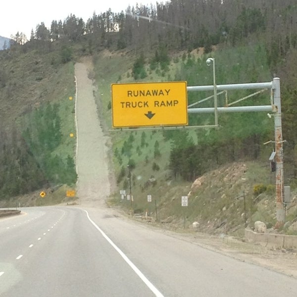 Runaway truck ramp что это