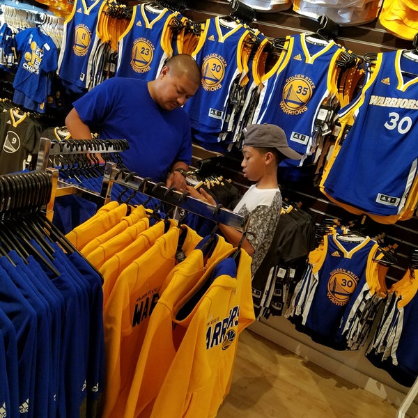 Golden State Warriors Team Store - Downtown Walnut Creek ...