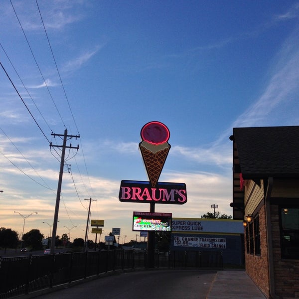 Braum's Ice Cream Shop in Central Oklahoma City