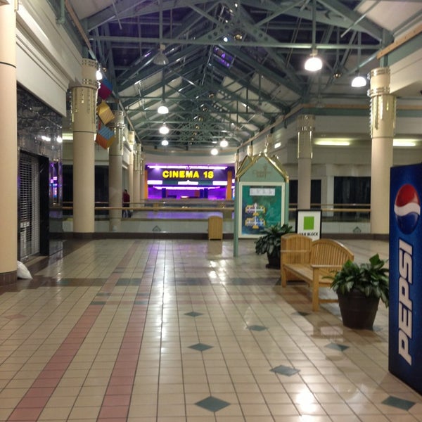 Classic Cinemas Charlestowne 18 Saint Charles, IL