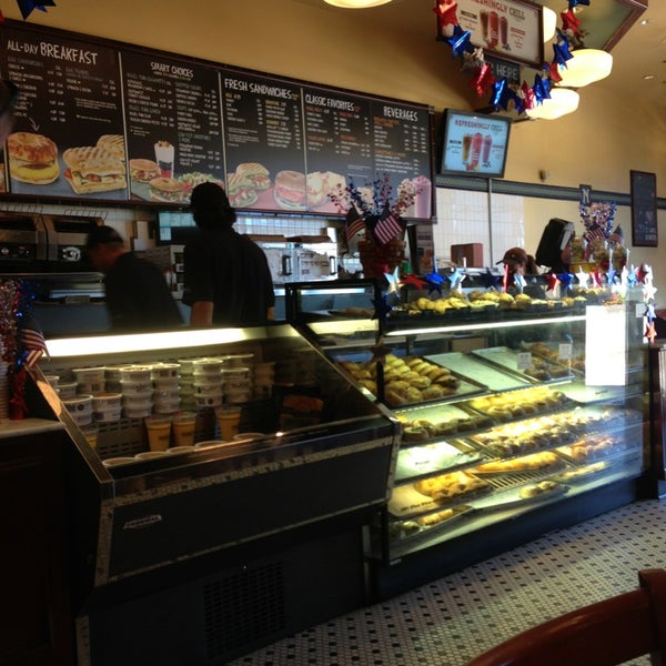 Noah's Bagels Bagel Shop in Roseville