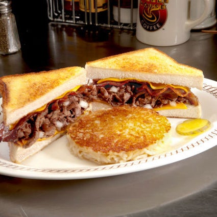 Waffle House - Downtown Columbus에서 아메리칸 다이너일 Waffle House
