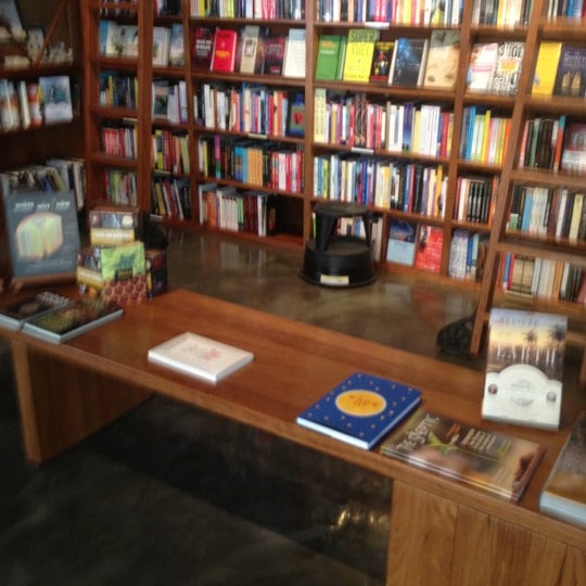 Embiggen Books Melbourne CBD Melbourne, VIC