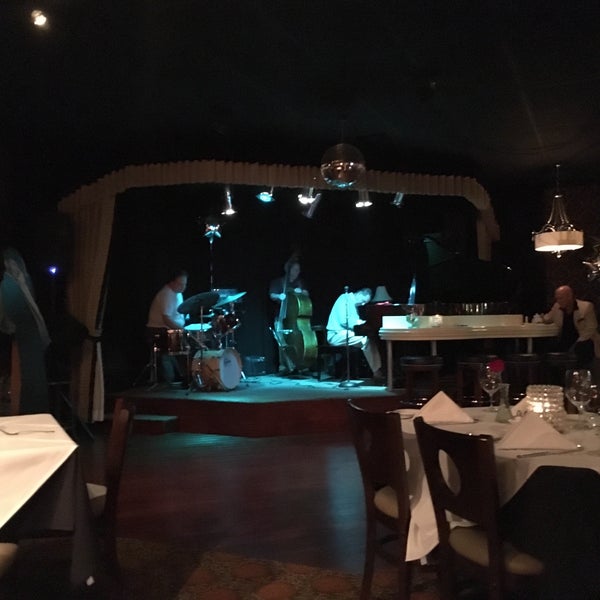 The Roadhouse Cafe American Restaurant in Fort Myers