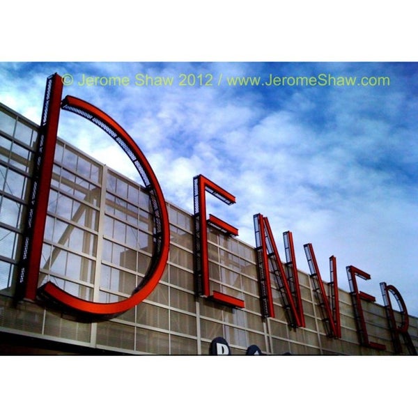 United Artists Denver Pavilions 15 Movie Theater in Central Business