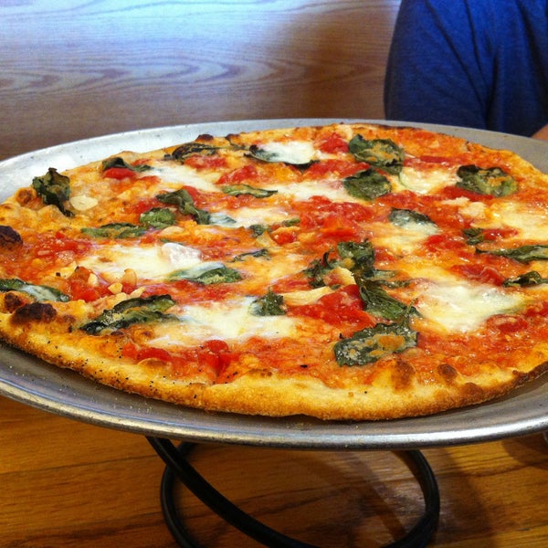 Man vs food clams casino pizza