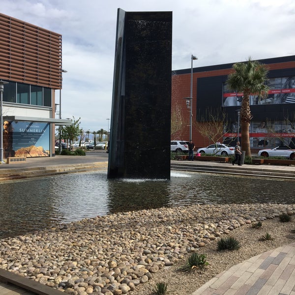 Downtown Summerlin Shopping Mall in Las Vegas