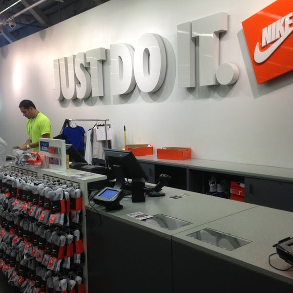 nike shoes gilroy