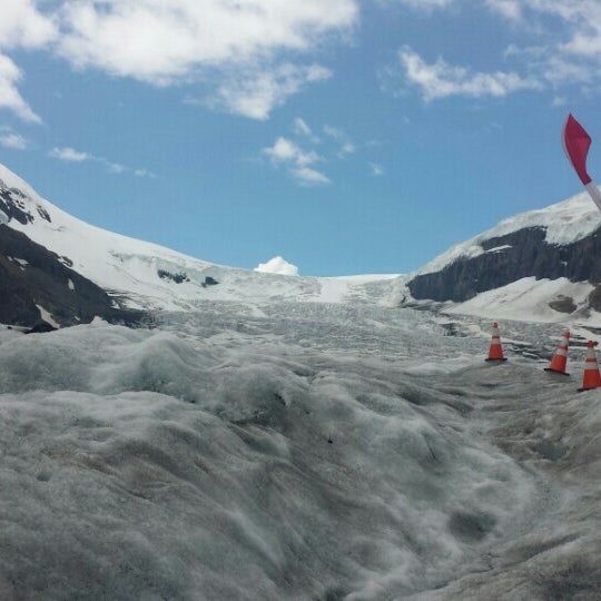 Columbia Icefield Glacier Adventure - Scenic Lookout