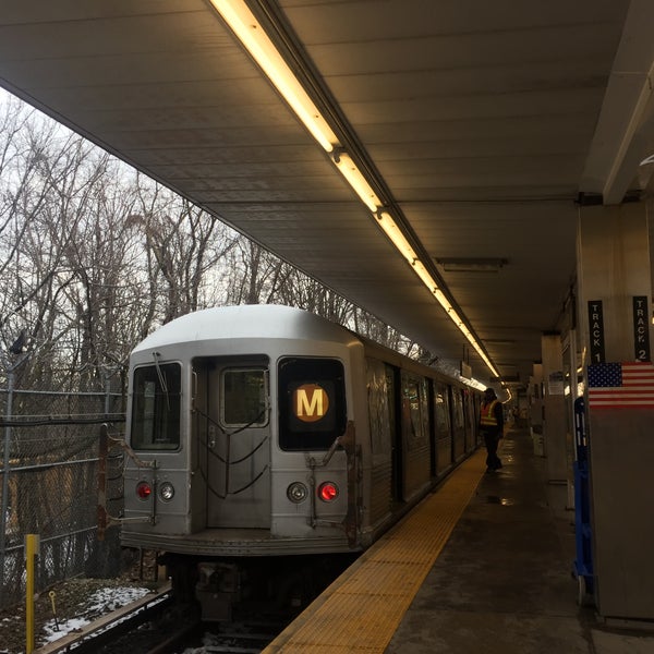 MTA Subway Middle Village/Metropolitan Ave (M) Middle Village