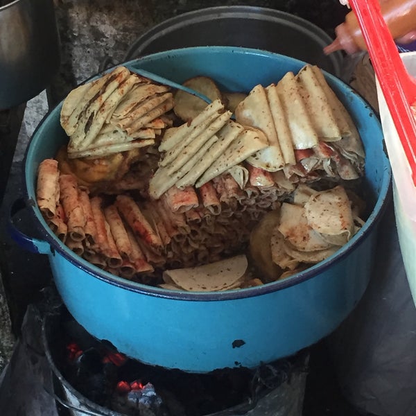 Taquitos De La Estacion 7 tips de 211 visitantes