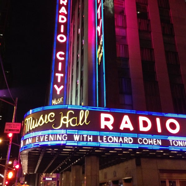Resultado de imagen para Anthony Santos en el Radio City Music Hall