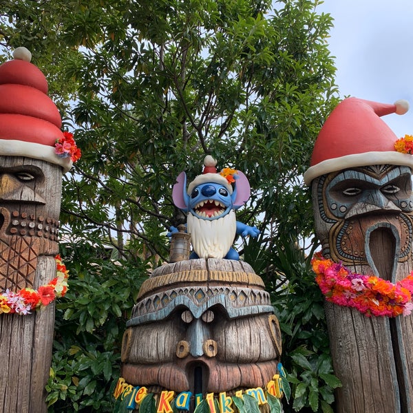 Photos At 魅惑のチキルーム スティッチ プレゼンツ アロハ エ コモ マイ The Enchanted Tiki Room Stitch Presents Aloha E Komo Mai 8 Tips