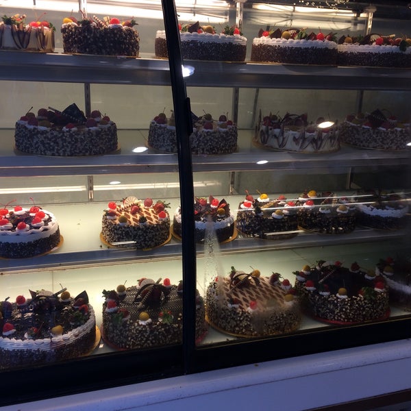 Garden Cake House 佳顿蛋糕西饼中心 Bakery in Kangar