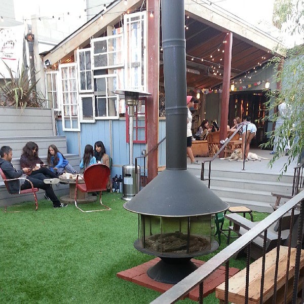 TOMS Flagship Shoe Store in Venice