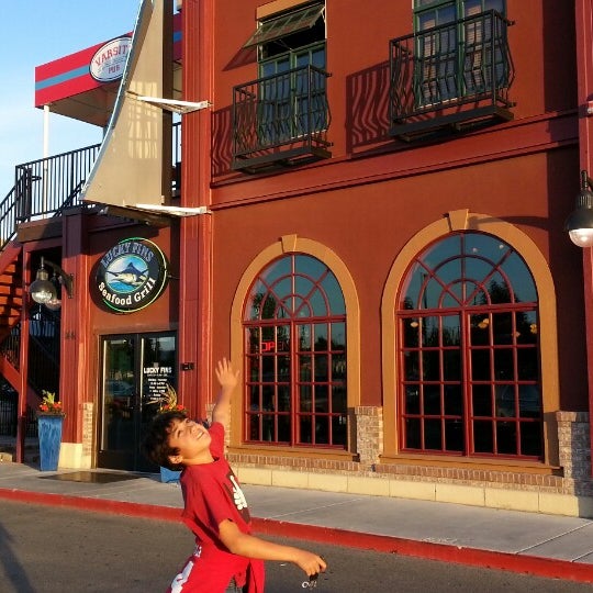 Lucky Fins Seafood Grill Northeast Meridian 1441 N Eagle Rd