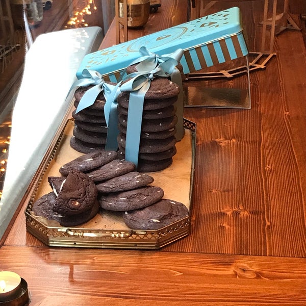 Van Stapele Koekmakerij Dessert Shop in Amsterdam