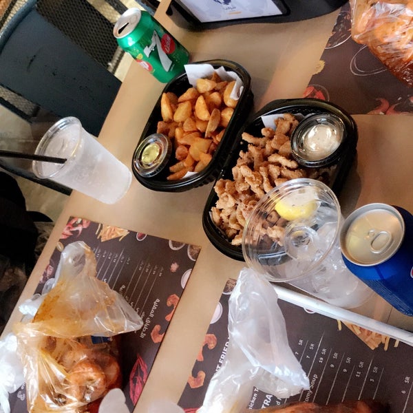 Shrimp Anatomy Seafood Restaurant in الخالدية