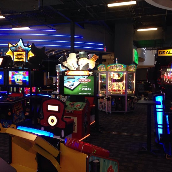 Dave & Buster's - Sports Bar in Vernon Hills