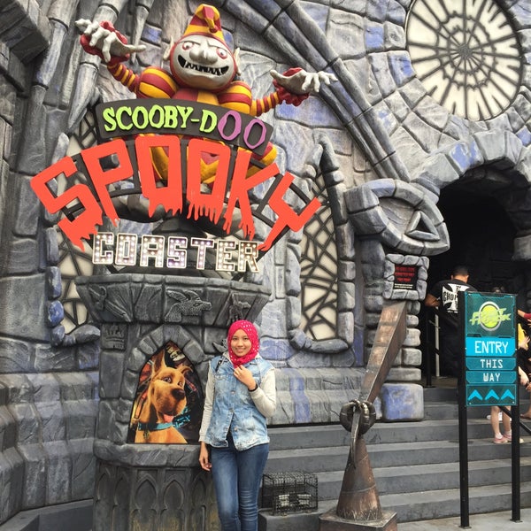 scooby doo spooky coaster Warner Bros. Movie World