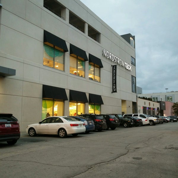 Nordstrom Rack Lincoln Park Clothing Store