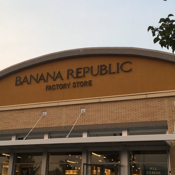Banana Republic Factory Store - East Portland - 0 tips