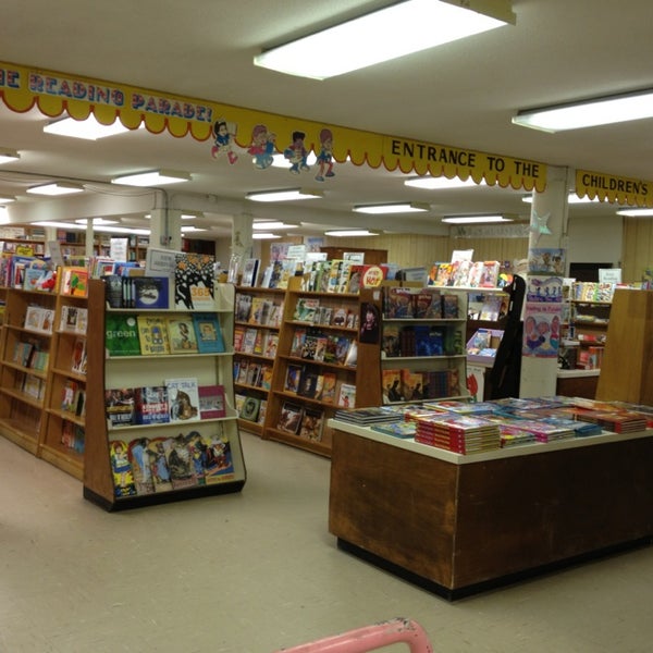 Haslam's Book Store - Bookstore in Saint Petersburg