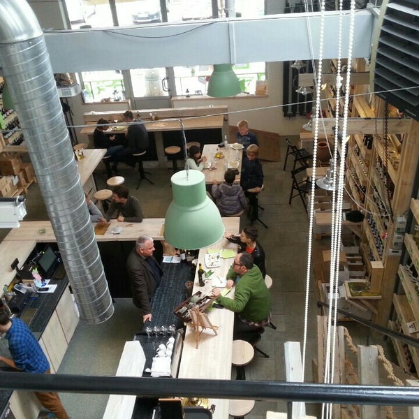 Lipowa 6F / Kraków Slow Wine Wine Shop in Zabłocie