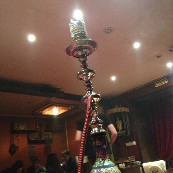 Позвонила по номеру указанному, ответил какой -то невменяемый запыхавшийся мужчинка. Играть бесплатно в игру принцесса и нищенка