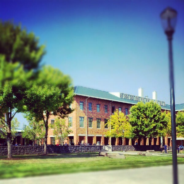 Washington State University Vancouver University in Pleasant Valley