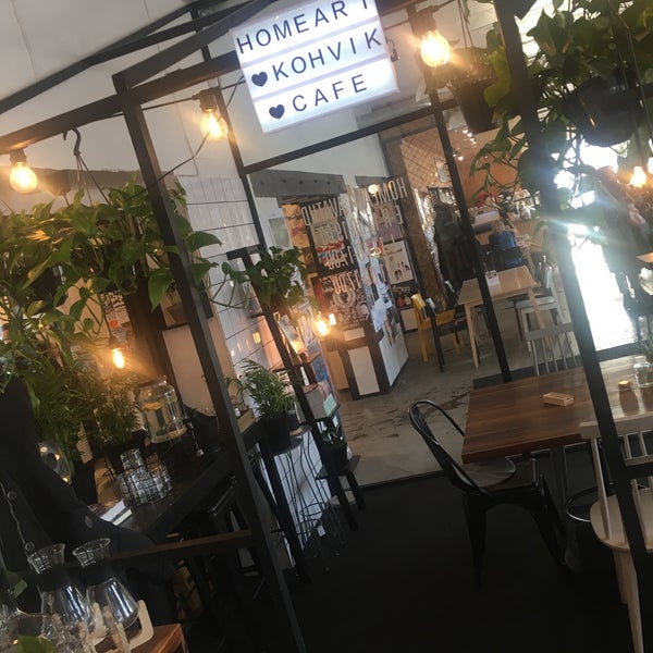 Catalogues Homeware & Furniture Custom Text Block. Lorem ipsum dolor sit amet conse ctetu. Sit amet conse ctetur adipisicing elit, sed do eiusmod tempor incididunt ut labore et dolore magna aliqua.