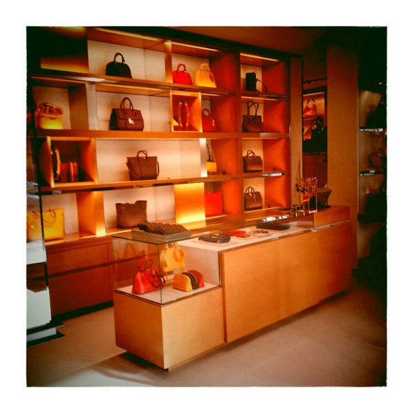 Louis Vuitton Boutique (store interior) photo 307