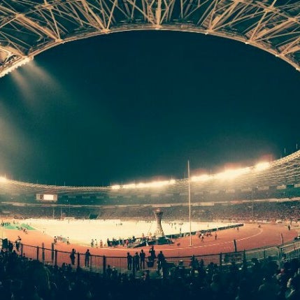 Stadion Utama  Gelora  Bung  Karno  GBK Jakarta Pusat 