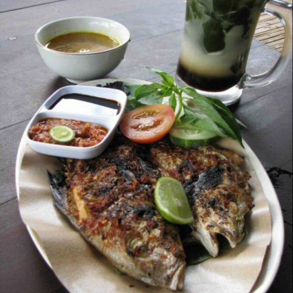 photos at waroenk kito asian restaurant in grogol petamburan photo taken at waroenk kito by burhanabe on 9 28 2013