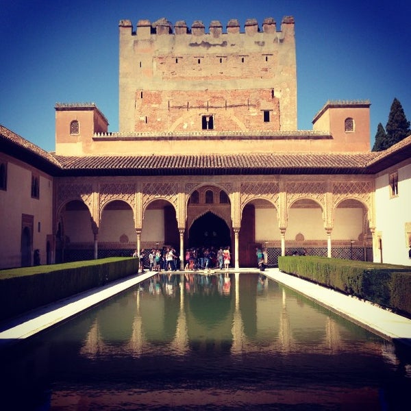 Where's Good? Holiday and vacation recommendations for Granada, Spain. What's good to see, when's good to go and how's best to get there.
