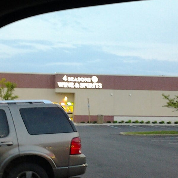 Four Seasons Plaza Newark, DE